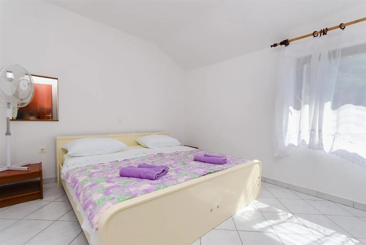 Apartments Katica Supetarska Draga